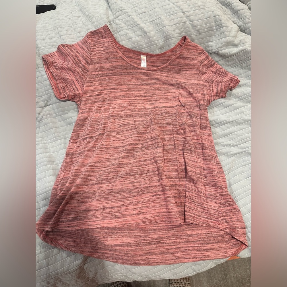 Women’s Lularoe Short Sleeve Heathered Pink Pocket Tee
